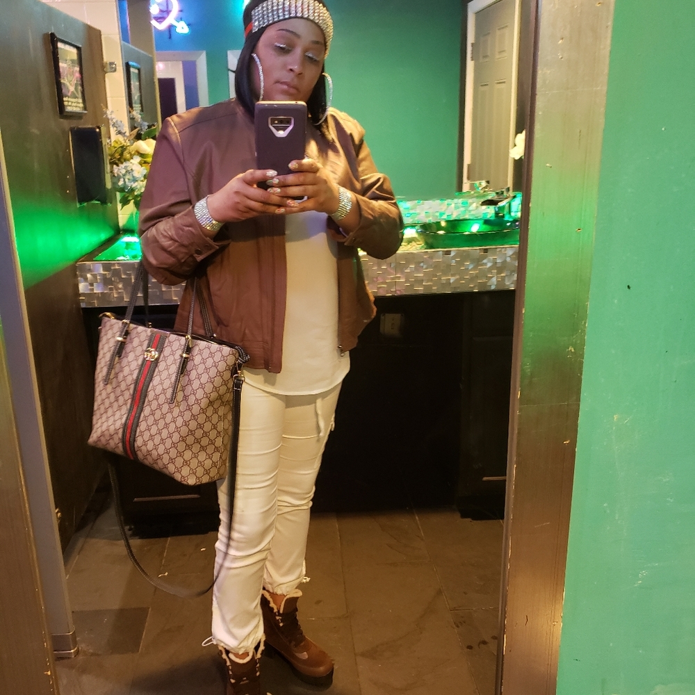 Meet your Posher, Myisha